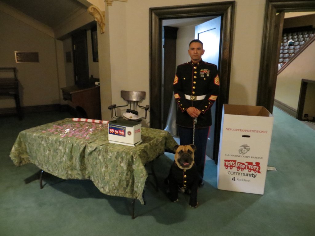 toysfortots2013saltlakepopschristmasconcert2.jpg