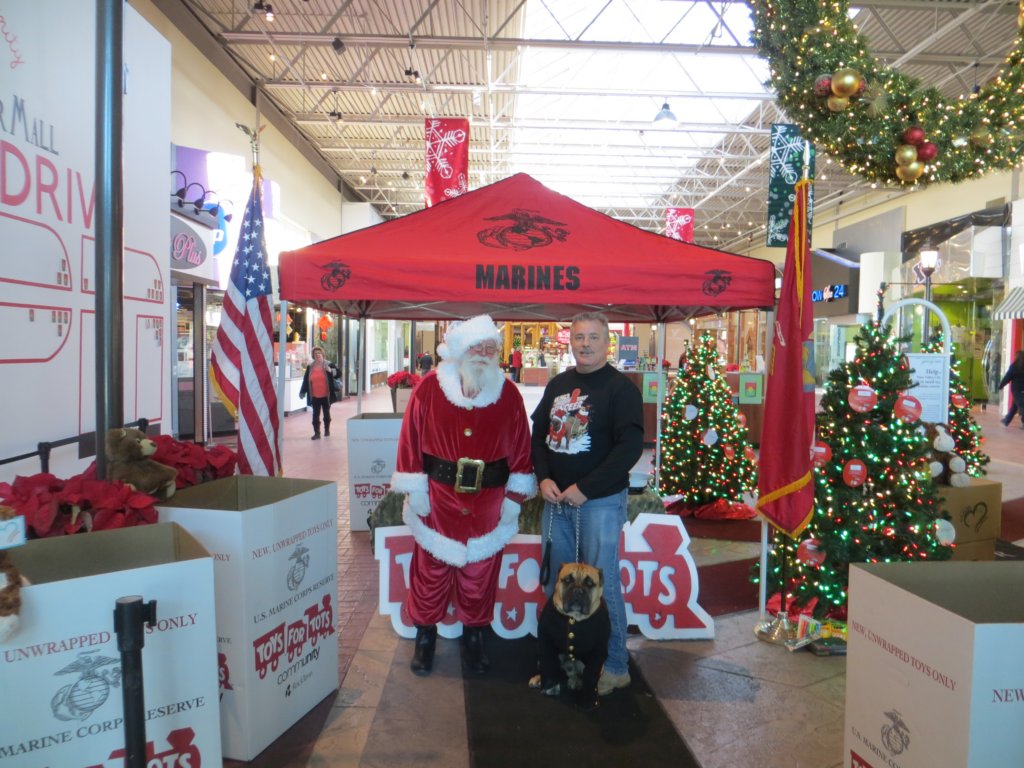 toysfortots2013valleyfairmalltoydrive12.jpg